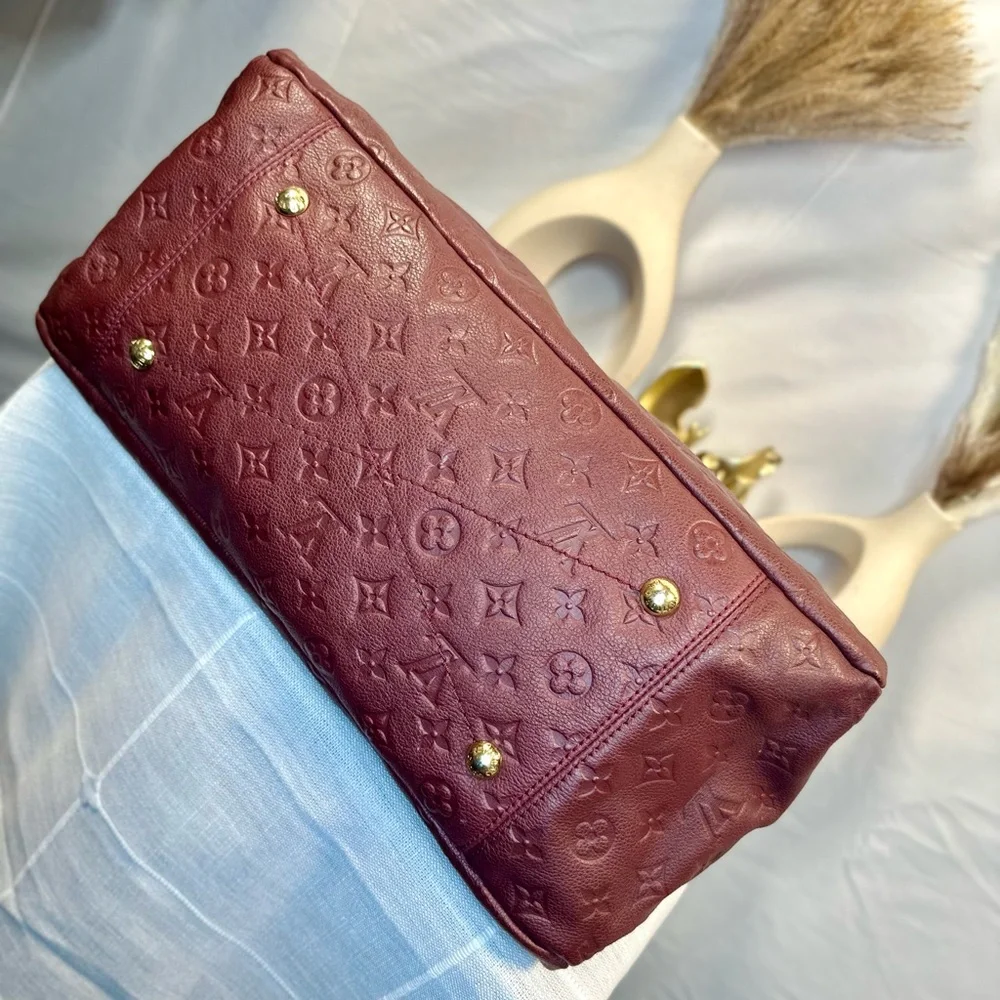 EUC Louis Vuitton Raisin Empreinte Monogram Leather Artsy MM